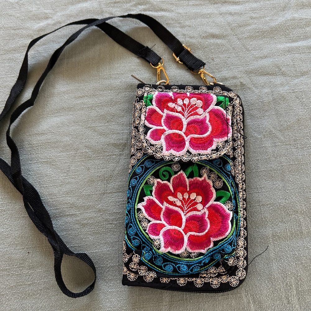 Embroidered Floral Crossbody Phone Bag - Pink